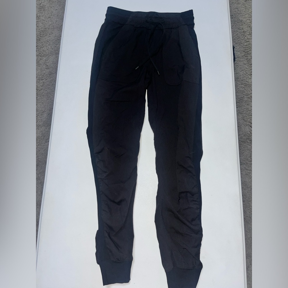 lululemon joggers